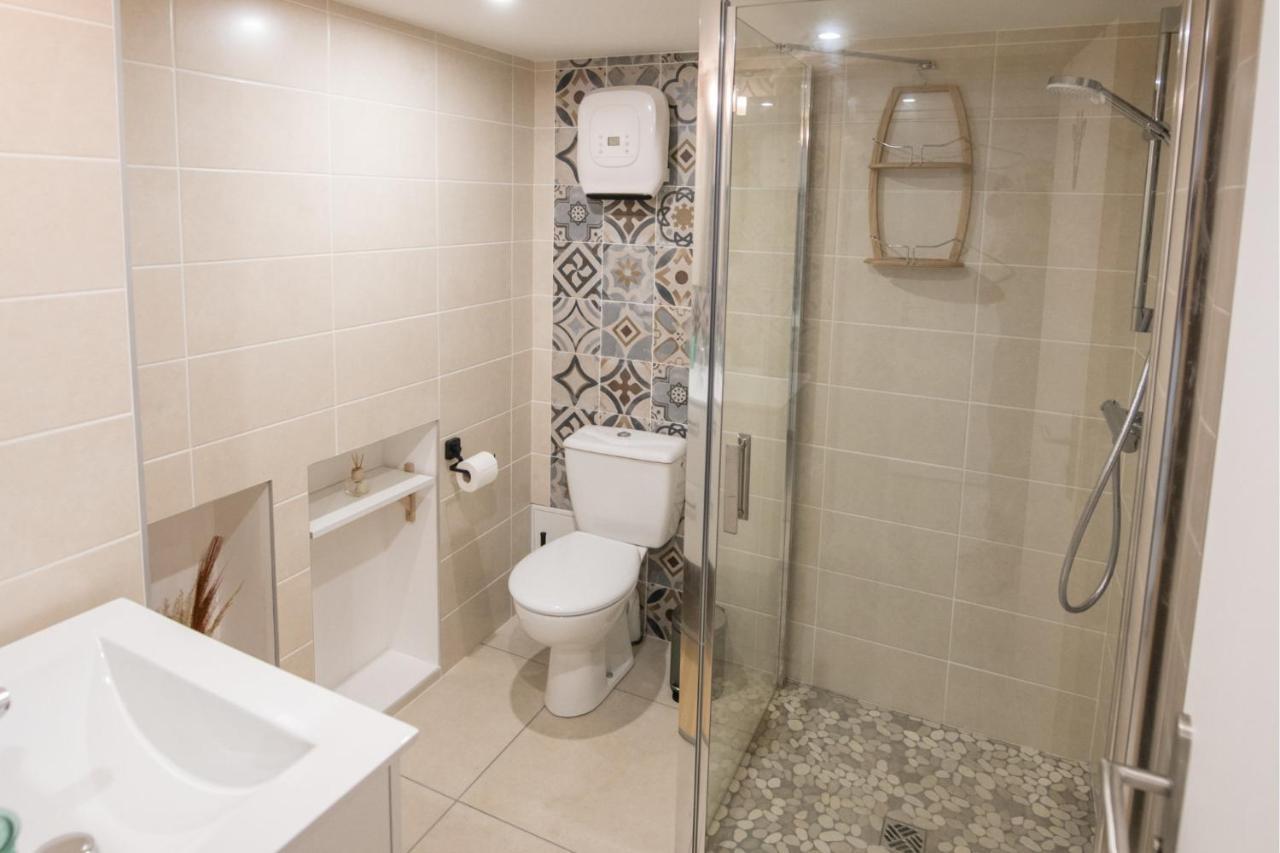 Kasa Home - Calme, Cosy, Wifi & Netflix Saint-Martin-la-Plaine ภายนอก รูปภาพ