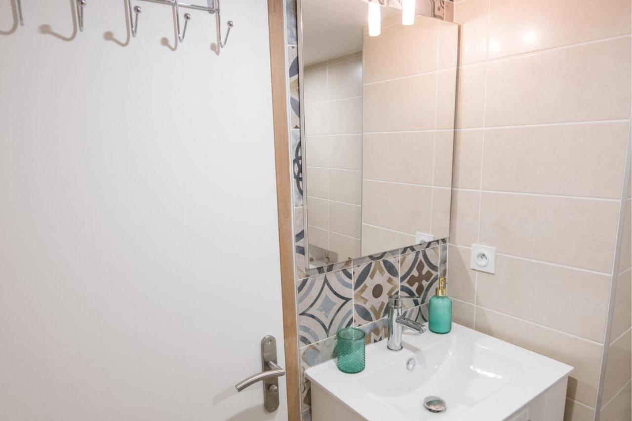 Kasa Home - Calme, Cosy, Wifi & Netflix Saint-Martin-la-Plaine ภายนอก รูปภาพ